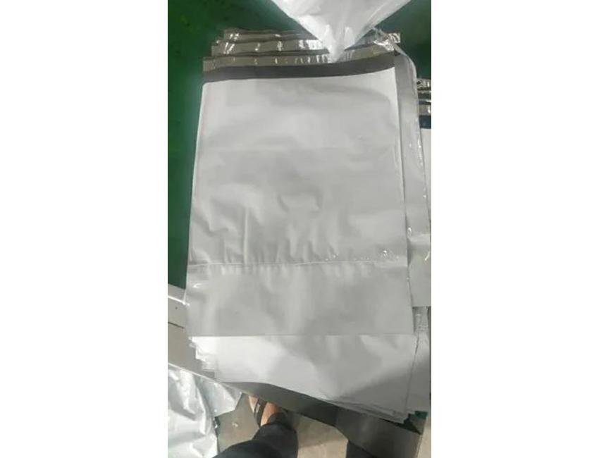 LBT_13_a-Courier-Bag-001